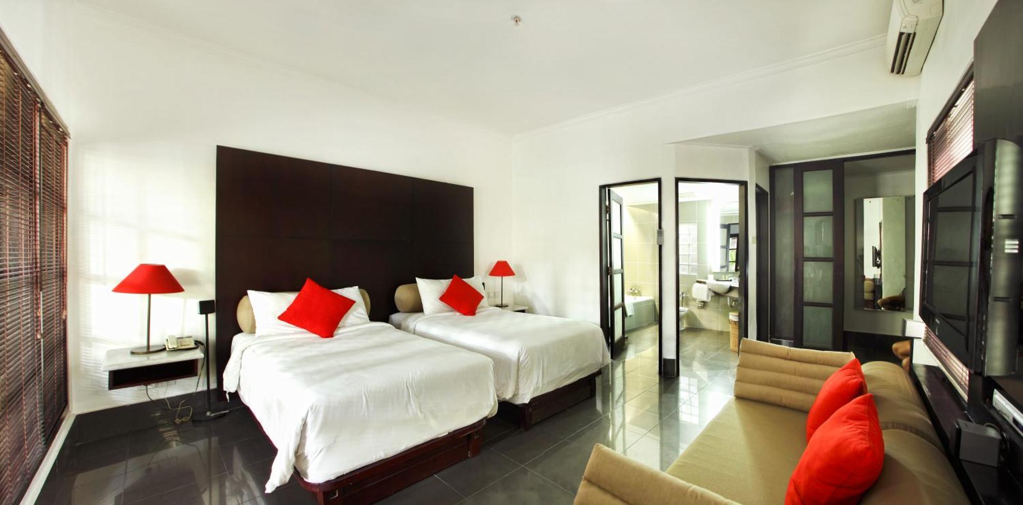 Segara Village 4*